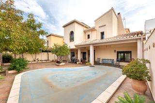 Xalet a Calle adelfa 19. Se vende impresionante chalet en ogijares