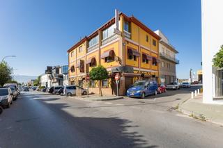 Edifici a Calle loja 4. Se vende restaurante-asador y vivienda en albolote poligono (jun