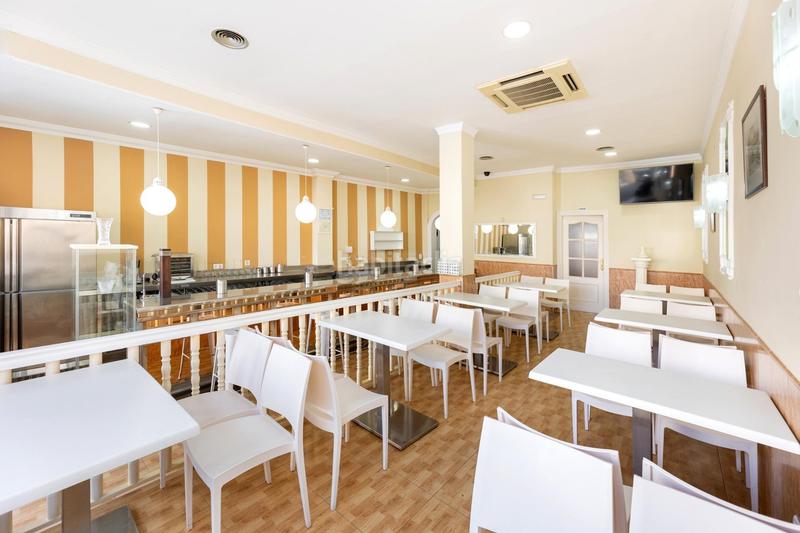 Foto 2f0faaaf-24b2-45cb-970a-3740dd0e99b3. Local comercial en calle vizcaya 3 se vende cafeteria, en el centro , totalmente equipada y lista para abrir¡¡ en Armilla