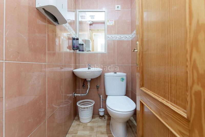 Foto 843675b4-c124-4cb0-a97f-73f9f8adc644. Local comercial en calle vizcaya 3 se vende cafeteria, en el centro , totalmente equipada y lista para abrir¡¡ en Armilla