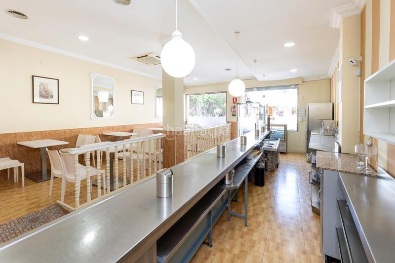 Foto 844ca01a-6d73-4ed7-af44-4aed05a3cb48. Local comercial en calle vizcaya 3 se vende cafeteria, en el centro , totalmente equipada y lista para abrir¡¡ en Armilla