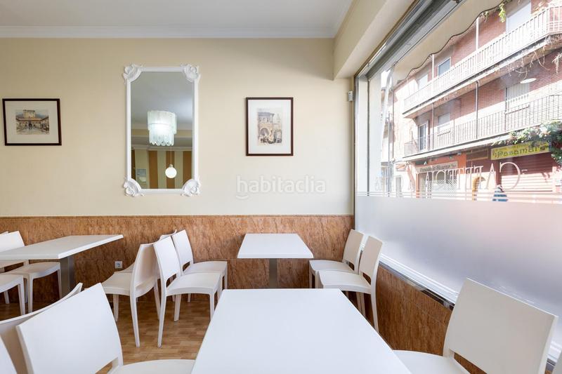 Foto 8fabc34e-13d9-4f60-9d11-a5d8eeb0ce2f. Local comercial en calle vizcaya 3 se vende cafeteria, en el centro , totalmente equipada y lista para abrir¡¡ en Armilla