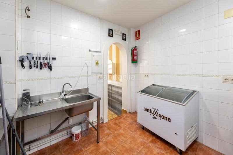 Foto a408cff4-eeee-48b1-8e15-e711d3f49fac. Local comercial en calle vizcaya 3 se vende cafeteria, en el centro , totalmente equipada y lista para abrir¡¡ en Armilla