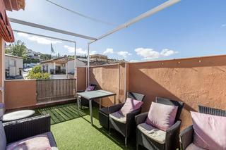 Casa a Calle burgos 2. Se vende casa en la parte baja de barrio de monachil