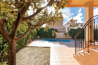 Xalet a Calle paseo de los tilos 3. Se vende estupenda vivienda en urb. los chopos de las gabias - g
