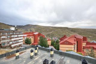 Appartement à Plaza pradollano s/n. Se vende magnifico piso en zona media de la estacion de sierra n