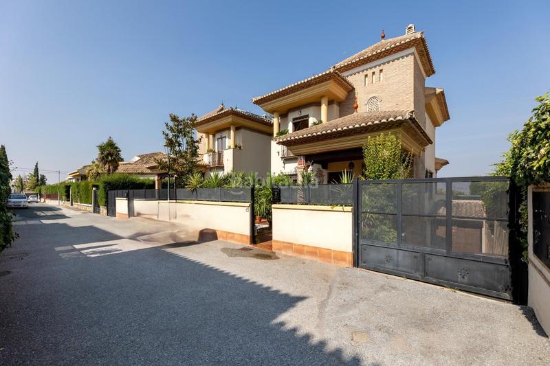 Foto 9d69b5d6-ed7c-487f-bbc6-81fe5c2acc06. Chalet en camelia 4 se vende ¡chalet independiente en zona colinas bermejas en Monachil