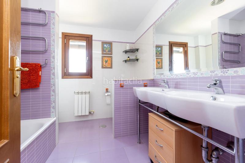 Foto b468bb97-9225-4136-a5fb-de0ef7bfffcc. Chalet en camelia 4 se vende ¡chalet independiente en zona colinas bermejas en Monachil