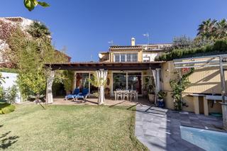Casa a Calle zoraya 1. Se vende espectacular casa en el serrallo