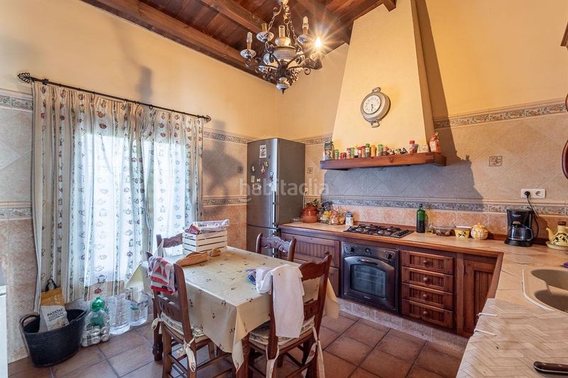 Foto 012029d5-30e3-4726-b2cd-a9e551924858. Chalet en camino de la zubia 20 se vende fantástica villa con infinidad de posibilidades - ref. villazubia en Granada