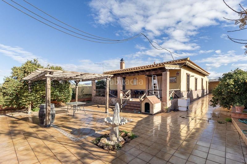 Foto 300a131b-9937-4504-8317-4368157a5c74. Chalet en camino de la zubia 20 se vende fantástica villa con infinidad de posibilidades - ref. villazubia en Granada