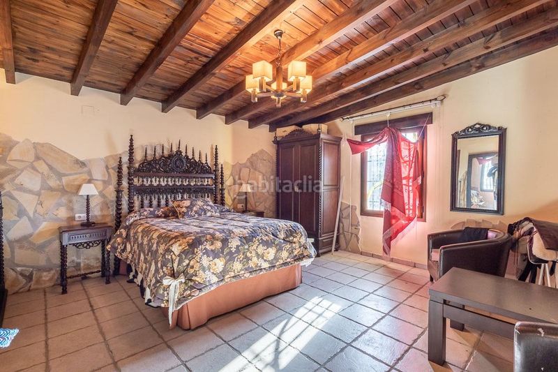 Foto eb9762b4-0cee-46d4-a44e-e22974b66e17. Chalet en camino de la zubia 20 se vende fantástica villa con infinidad de posibilidades - ref. villazubia en Granada