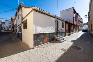 Pis a Calle goro 11. Se vende estudio en el centro de santa fe _granada