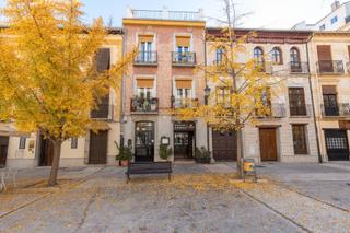 Édifice à Plaza del campillo bajo 5. Se vende edificio en plaza del campillo ¡oportunidad única en el
