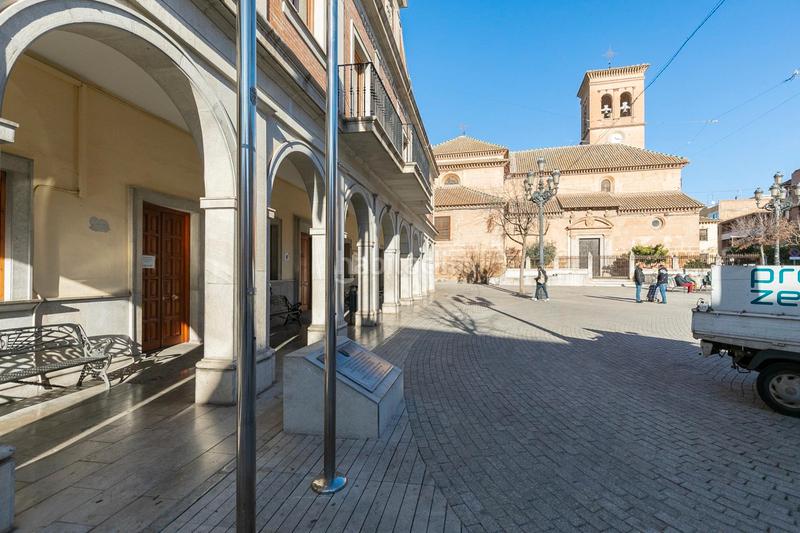 Foto 64c9381f-ea31-49a3-93e8-231ca5d22400. Local comercial en calle ramón y cajal 1 se vende local junto ayuntamiento en Albolote