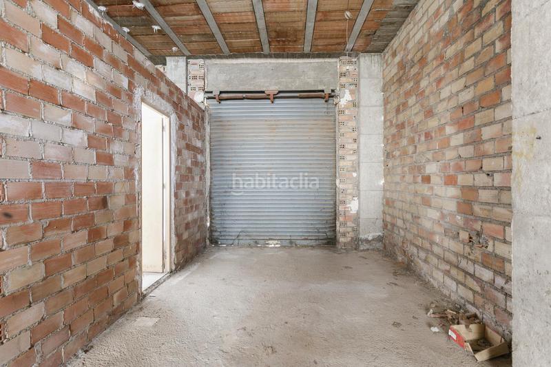 Foto 7e6c9aa7-9133-48cf-82b2-2a300e7b2e55. Local comercial en calle ramón y cajal 1 se vende local junto ayuntamiento en Albolote