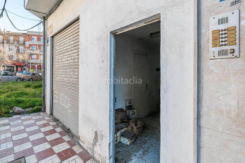 Foto bd8907f6-bc03-48b2-ad29-05a3d74dc35f. Local comercial en calle ramón y cajal 1 se vende local junto ayuntamiento en Albolote