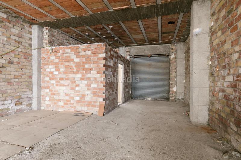 Foto fd403c28-0f81-4f75-b7a1-08cb07a6a68d. Local comercial en calle ramón y cajal 1 se vende local junto ayuntamiento en Albolote