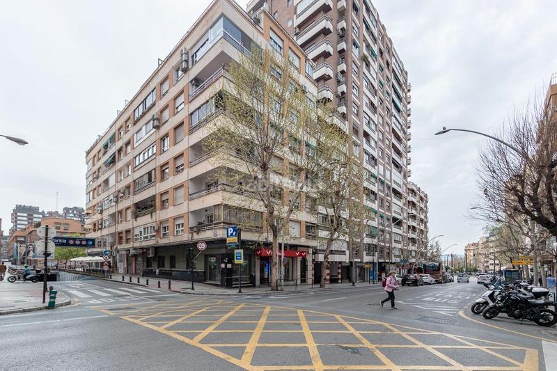 Foto 882a74a9-3ac4-42b6-8e44-8326fb4c6b68. Local comercial a avenida doctor oloriz 4 a Plaza de Toros Granada