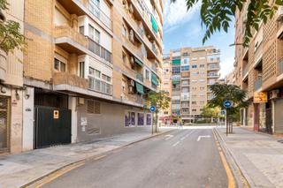 Pis a Camino de ronda 95. Se vende piso en camino de ronda
