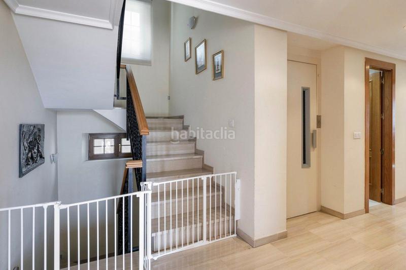 Foto df79acb5-bdf4-42f5-896a-1c1017c41d70. Casa en avenida loaysa 2 se vende villa de lujo en huetor vega zona entrada en Huétor Vega