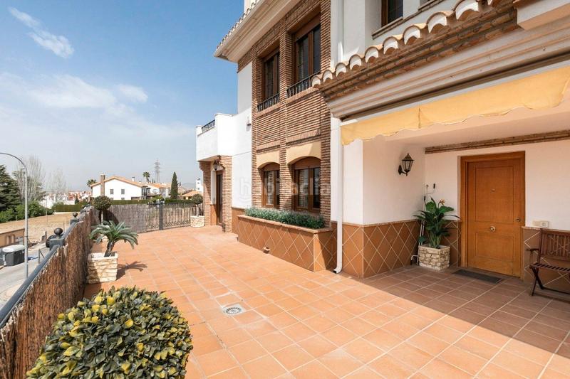 Foto eeb4ab0a-1bd3-4119-a5d5-c36b4f7ec6d3. Casa en avenida loaysa 2 se vende villa de lujo en huetor vega zona entrada en Huétor Vega