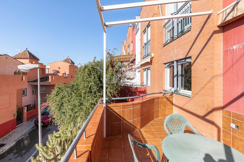 Foto 2c37d18e-ee1b-4ce0-842b-8927028cab53. Maison jumelée dans calle sala dos hermanas 132 dans Granada