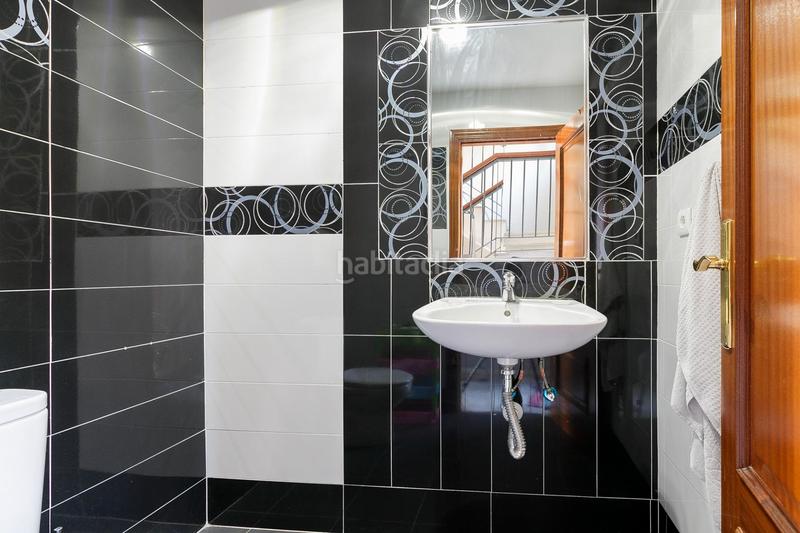 Foto 3ea9f0fb-da5f-4c93-9ea5-5162ef6d0a16. Maison jumelée dans calle sala dos hermanas 132 dans Granada