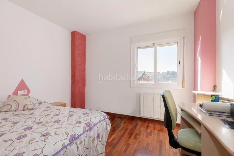 Foto f73fb542-67a4-48a8-8022-4e0e89f3e038. Maison jumelée dans calle sala dos hermanas 132 dans Granada