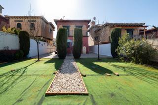 Xalet a Avenida luis javier rodriguez salas 177. Se vende chalet independiente de 4 dormitorios en nuevo jun. sem