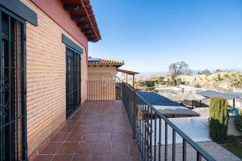 Foto 0475472c-19c6-4d49-9932-dabf9dd97d31. Chalet en avenida luis javier rodriguez salas 177 se vende chalet independiente de 4 dormitorios en nuevo . seminuevo en Jun