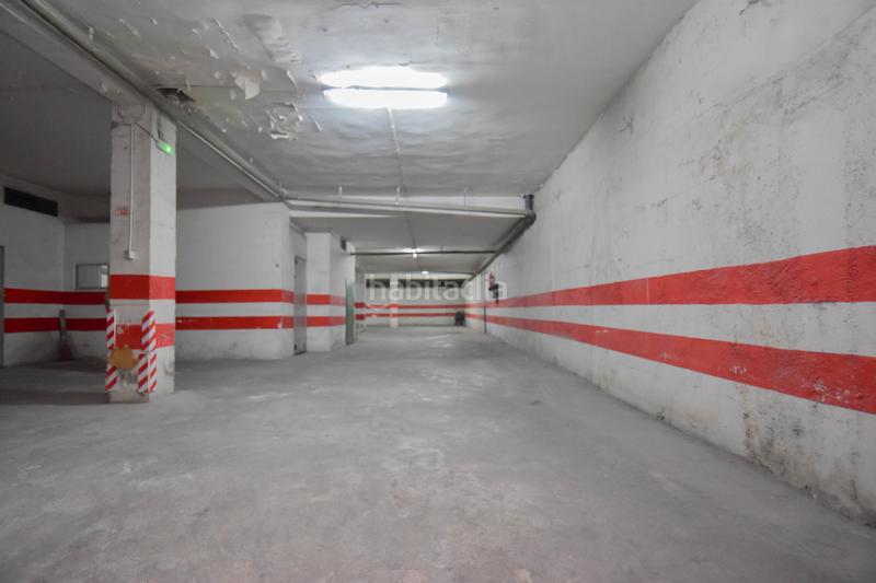 Foto 4c4c7f7a-bfa2-4d2c-9424-057de0af80df. Aparcament cotxe a calle marqués de mondéjar 19 a Granada