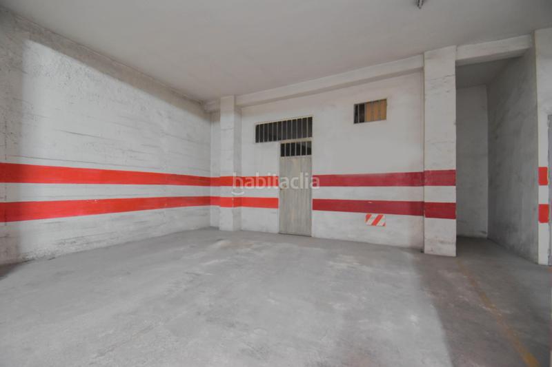 Foto 63b73c4d-f847-44e6-8208-086a2763bb80. Aparcament cotxe a calle marqués de mondéjar 19 a Granada