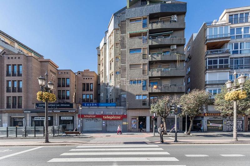Foto d6c54e54-8645-4e8b-8f74-ccd4d25e7f90. Piso en calle acera del darro 80 se vende piso unico en pleno centro en Granada
