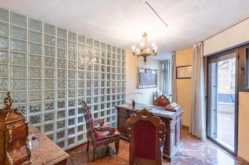 Foto df8c4991-8de1-4720-8aba-d676d0ed7312. Piso en calle acera del darro 80 se vende piso unico en pleno centro en Granada