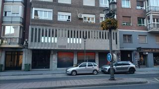 Local Comercial en Calle Acera del Darro 74