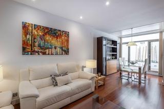 Casa en Calle concepción 8. Se vende casa en la zona centro granada_ junto a plaza mariana p