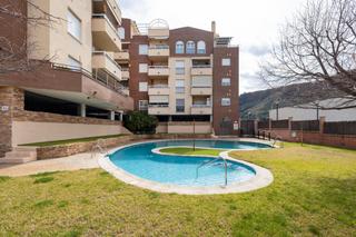 Flat in Doñana 5. Se vende  estupendo piso con garaje y piscina en lancha de cenes