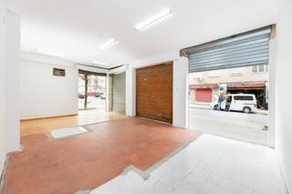 Local Comercial en Calle Profesor Manuel Garzón Pareja 17