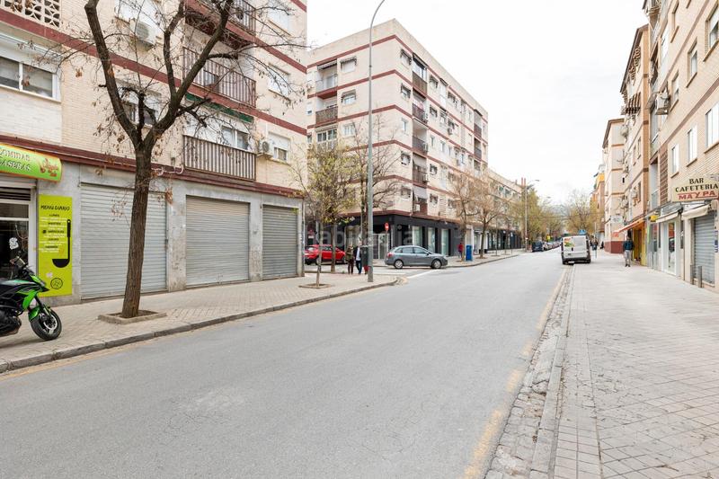 Foto 12f9bc6f-a509-47d7-9e8b-133fadda007e. Local comercial a calle profesor manuel garzón pareja 17 a Granada