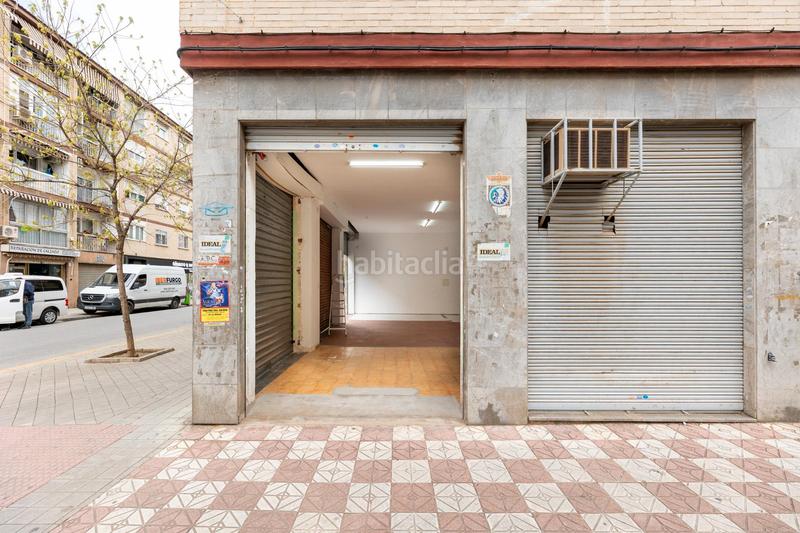 Foto 81321974-ac27-4937-8950-24b0843ee08d. Local comercial a calle profesor manuel garzón pareja 17 a Granada