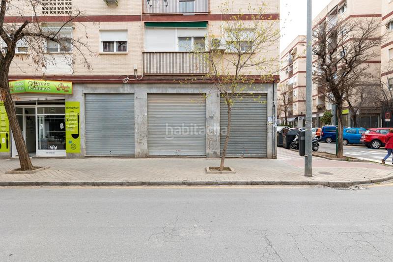 Foto bd5f6712-37ef-43dc-8e32-36d9521686ce. Local comercial a calle profesor manuel garzón pareja 17 a Granada