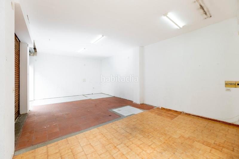 Foto bf7f8785-1f22-4a43-be65-550532ff6dd8. Local comercial a calle profesor manuel garzón pareja 17 a Granada