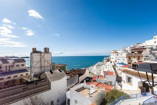 Casa adosada en Calle real 16. Se vende casa adosada  con encanto en la caleta, salobreña – a 5