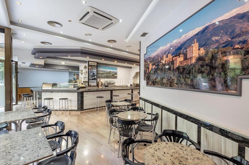 Foto 3bbb66bf-5e55-4972-a1cd-609009b699b1. Business premise in calle rector lópez argüeta 23 in Granada