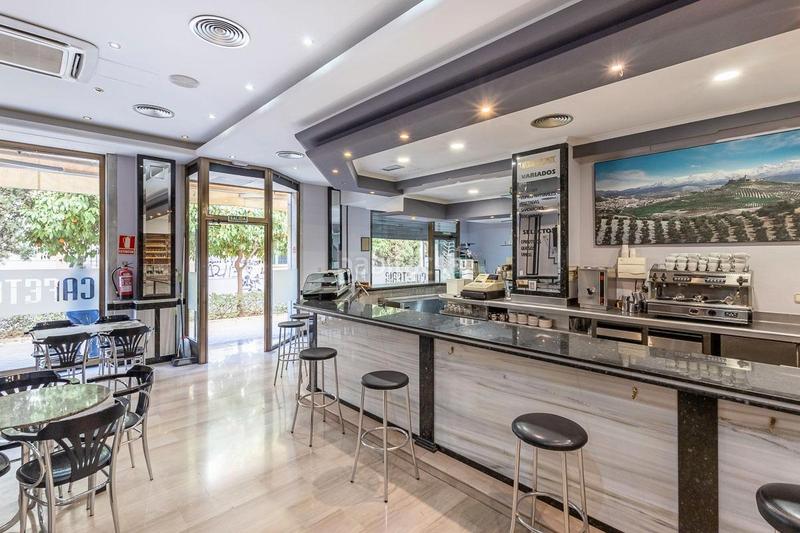 Foto 9374897b-7a02-4aa4-9cdb-57f48a61ef47. Business premise in calle rector lópez argüeta 23 in Granada