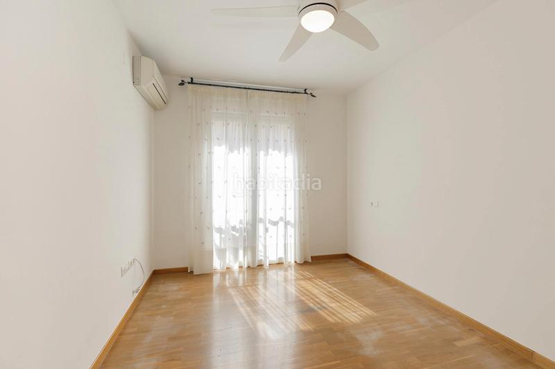 Foto db4cac74-b4ff-4dbc-a738-2cf7ce363c86. Casa en calle ramón j. sender 1 se vende casa en el centro de la zubia_granada en Zubia (La)