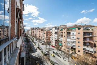 Piso en Camino de ronda 102. Se vende gran piso  junto a parque federico garcía lorca _granad
