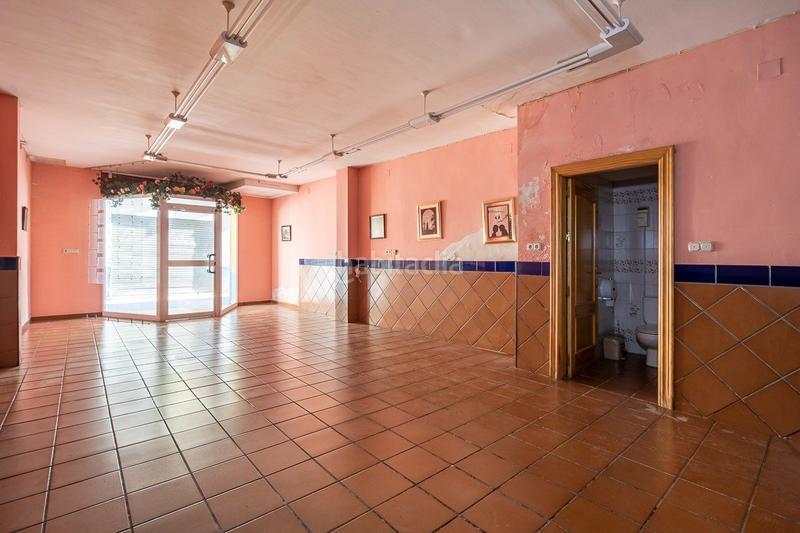 Foto fdfa3c80-b12b-4a9f-8623-ebe9a2968a7e. Local comercial a calle alta 10 a Ogíjares