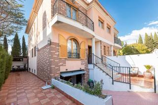 Casa aparellada a Calle francia 2. Se vende una fantastica vivienda unifamiliar pareada - ref. e001